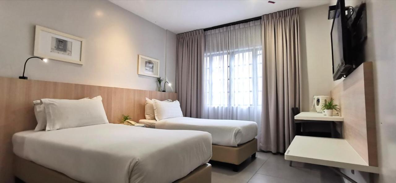 Country Inn Kulai Eksteriør billede