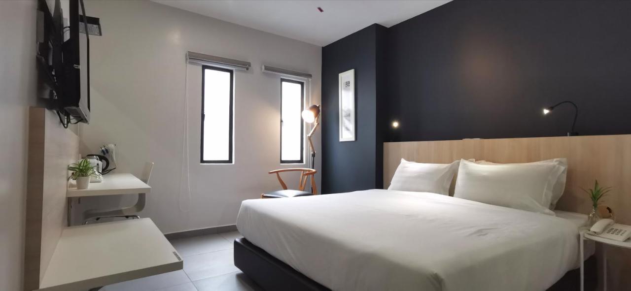 Country Inn Kulai Eksteriør billede