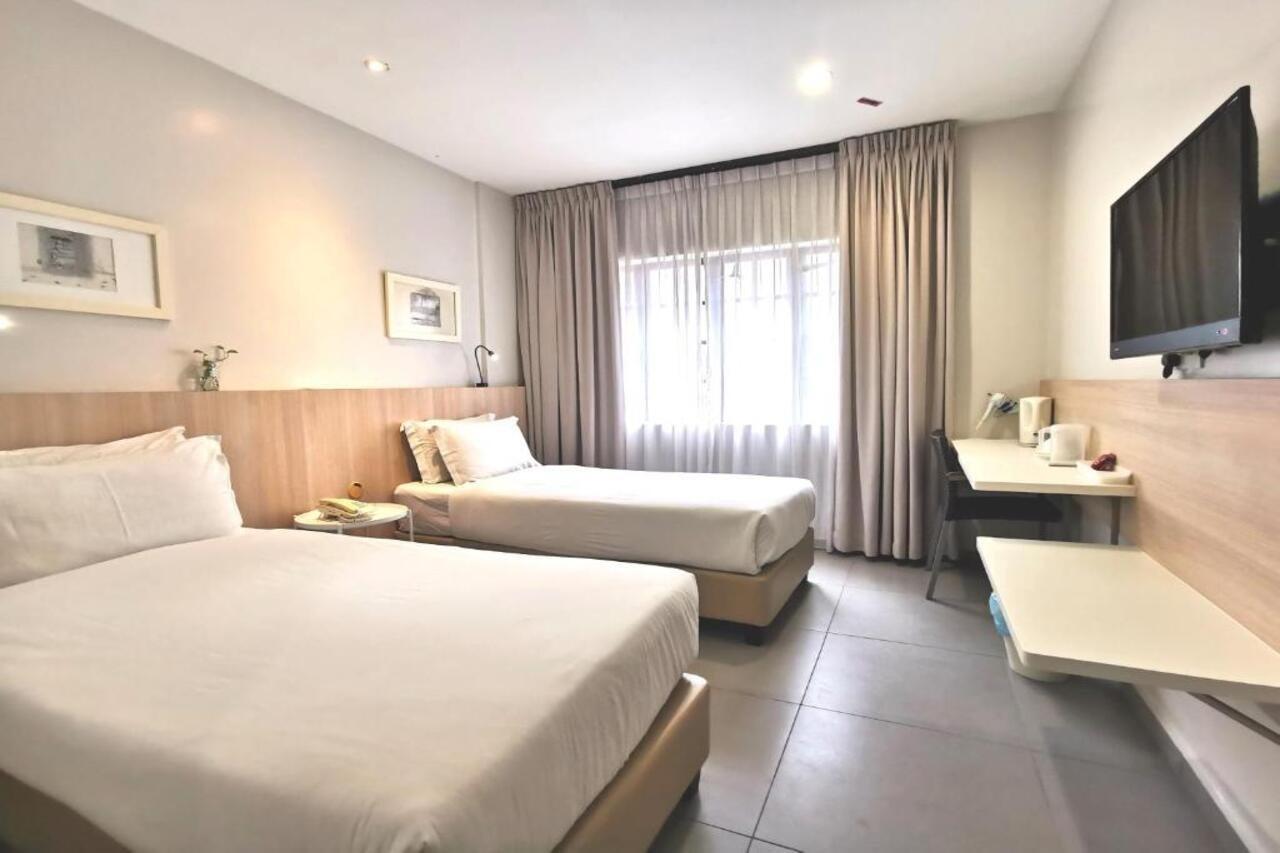 Country Inn Kulai Eksteriør billede