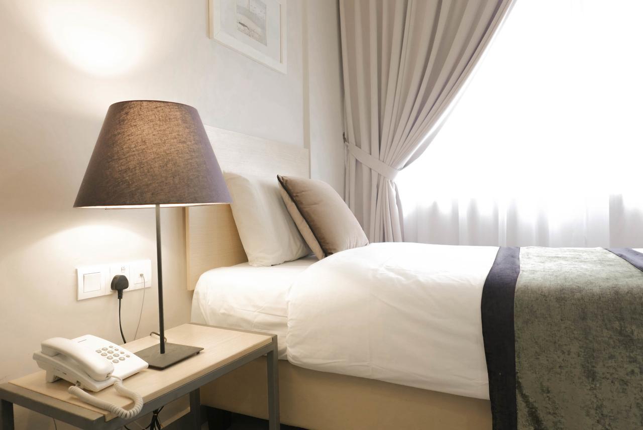 Country Inn Kulai Eksteriør billede