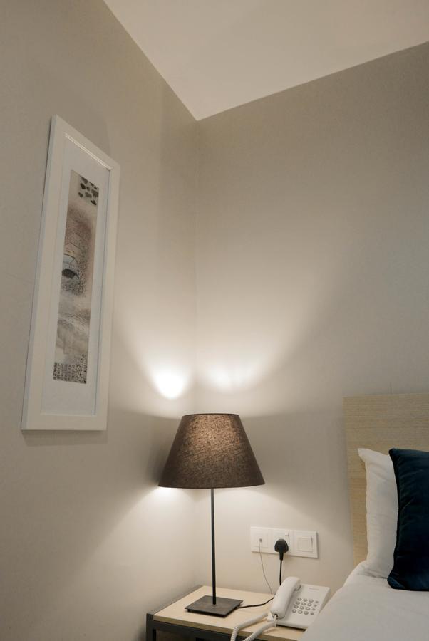 Country Inn Kulai Eksteriør billede