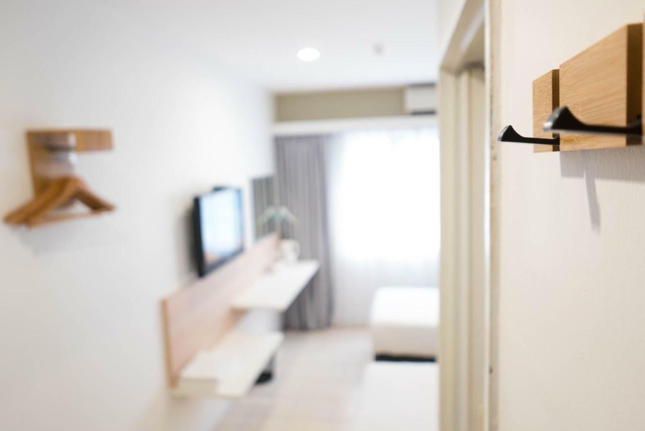 Country Inn Kulai Eksteriør billede